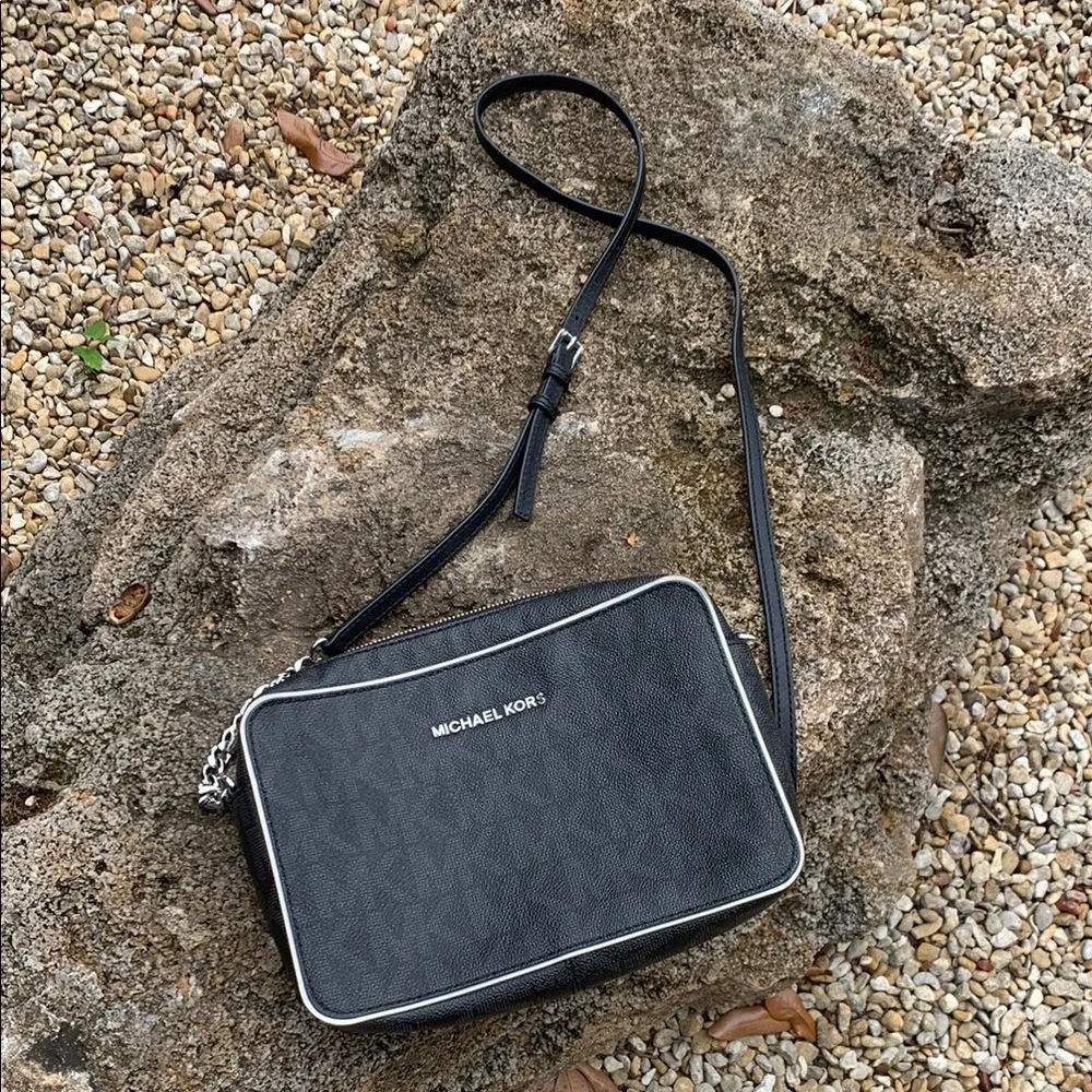 Michael Kors Black Messenger Bag Sleek Saffiano Leather